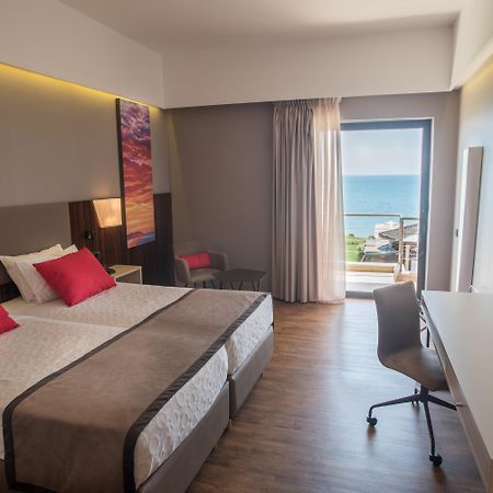 Hotel Ramada Plaza By Wyndham Thraki Alexandroupoli Exterior foto A room at the hotel