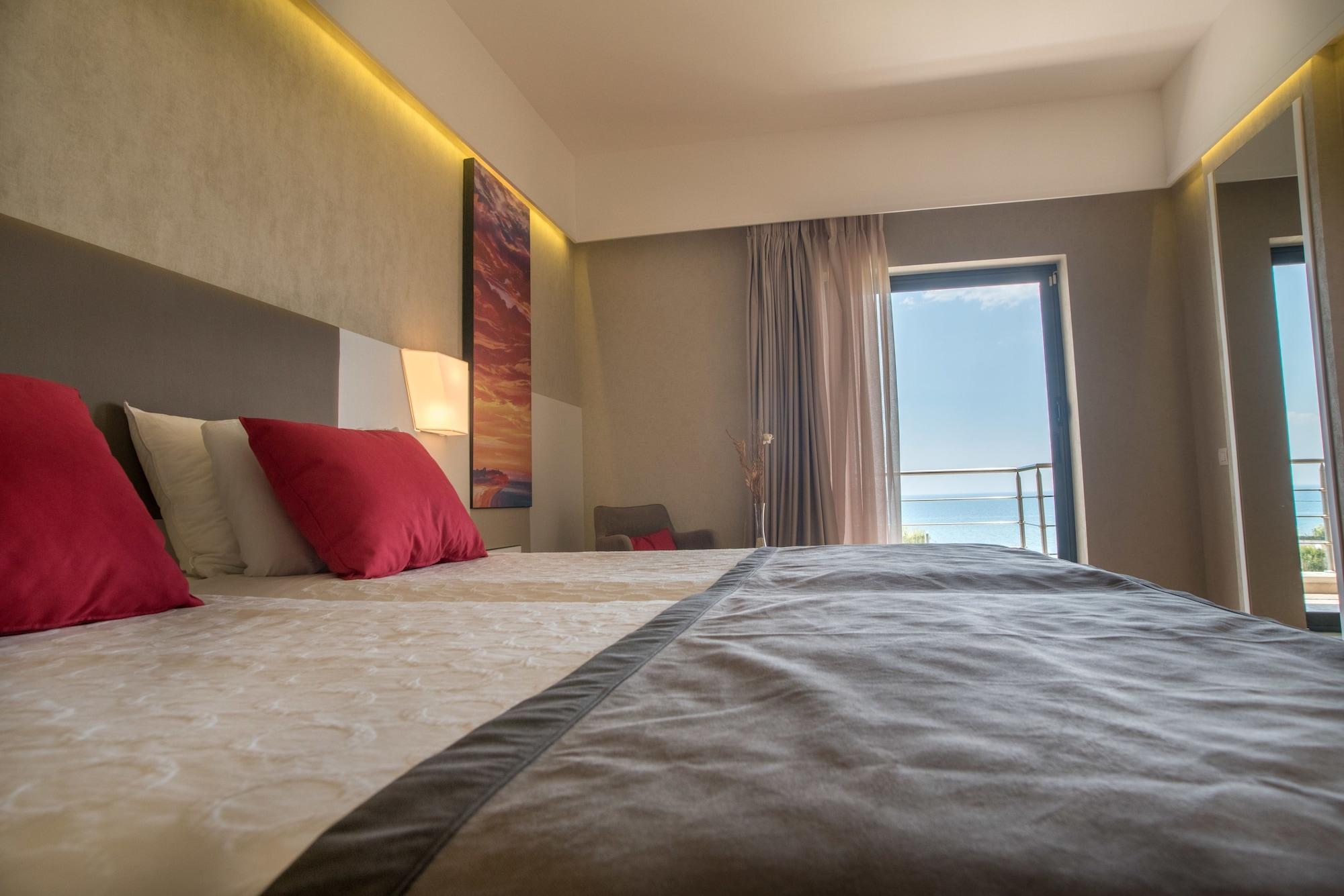 Hotel Ramada Plaza By Wyndham Thraki Alexandroupoli Exterior foto A room at the hotel