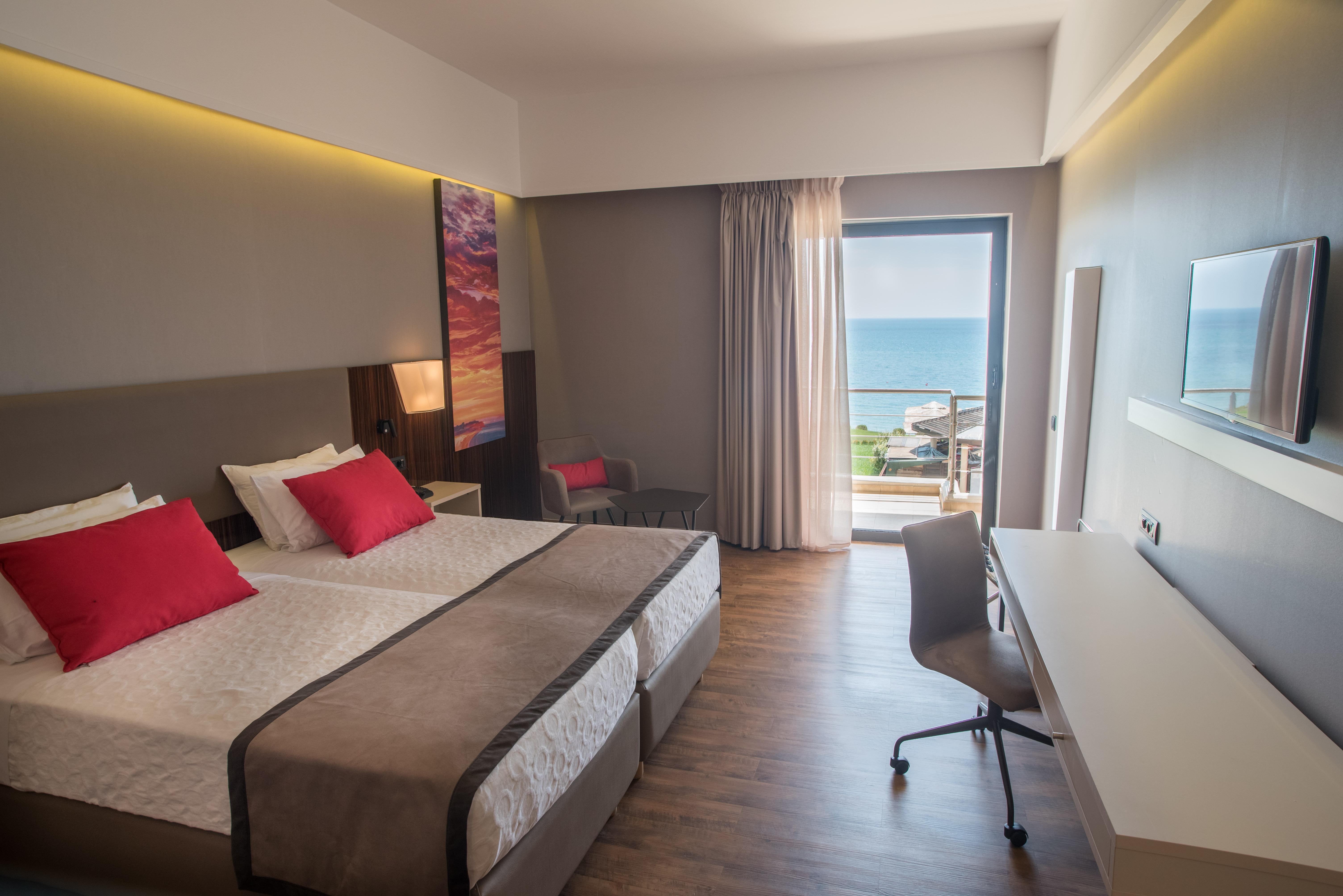 Hotel Ramada Plaza By Wyndham Thraki Alexandroupoli Exterior foto A room at the hotel