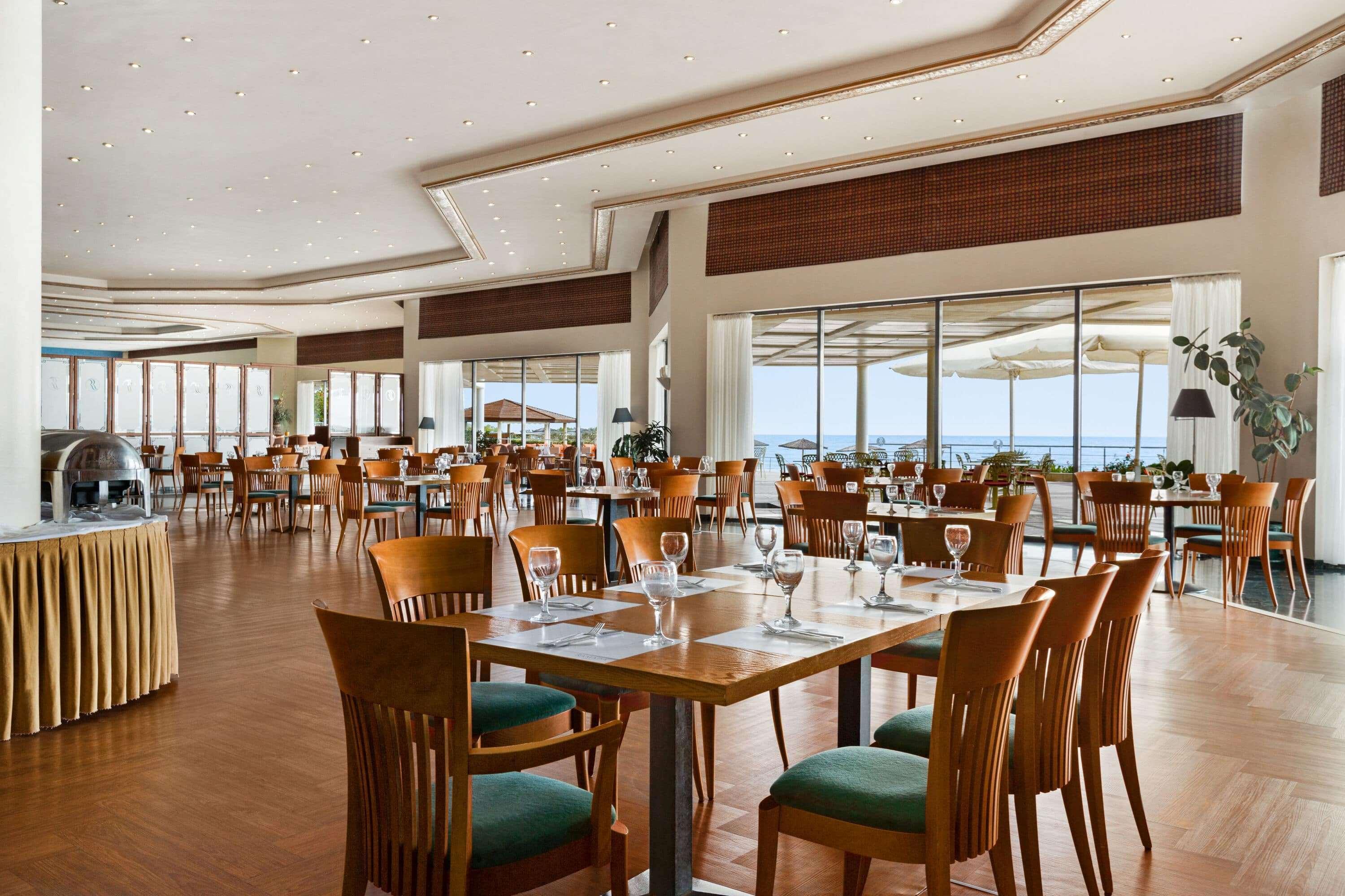 Hotel Ramada Plaza By Wyndham Thraki Alexandroupoli Exterior foto The restaurant