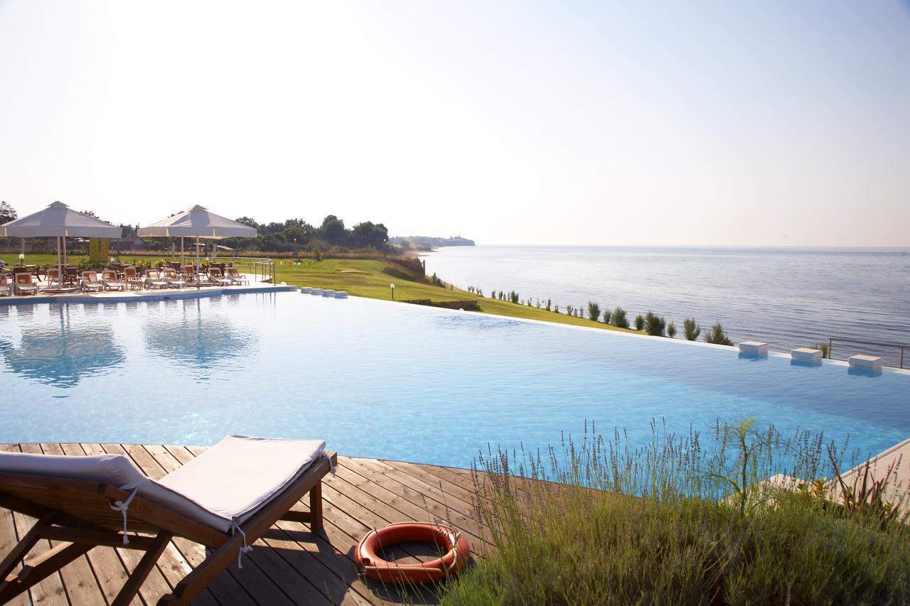 Hotel Ramada Plaza By Wyndham Thraki Alexandroupoli Exterior foto Infinity pool at the Hotel Porto Bay Falomo, Lagos, Nigeria