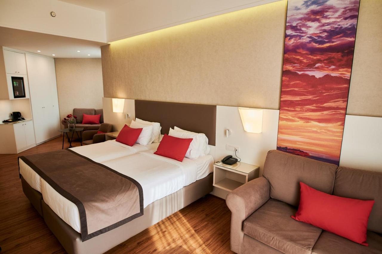Hotel Ramada Plaza By Wyndham Thraki Alexandroupoli Exterior foto A room at the hotel