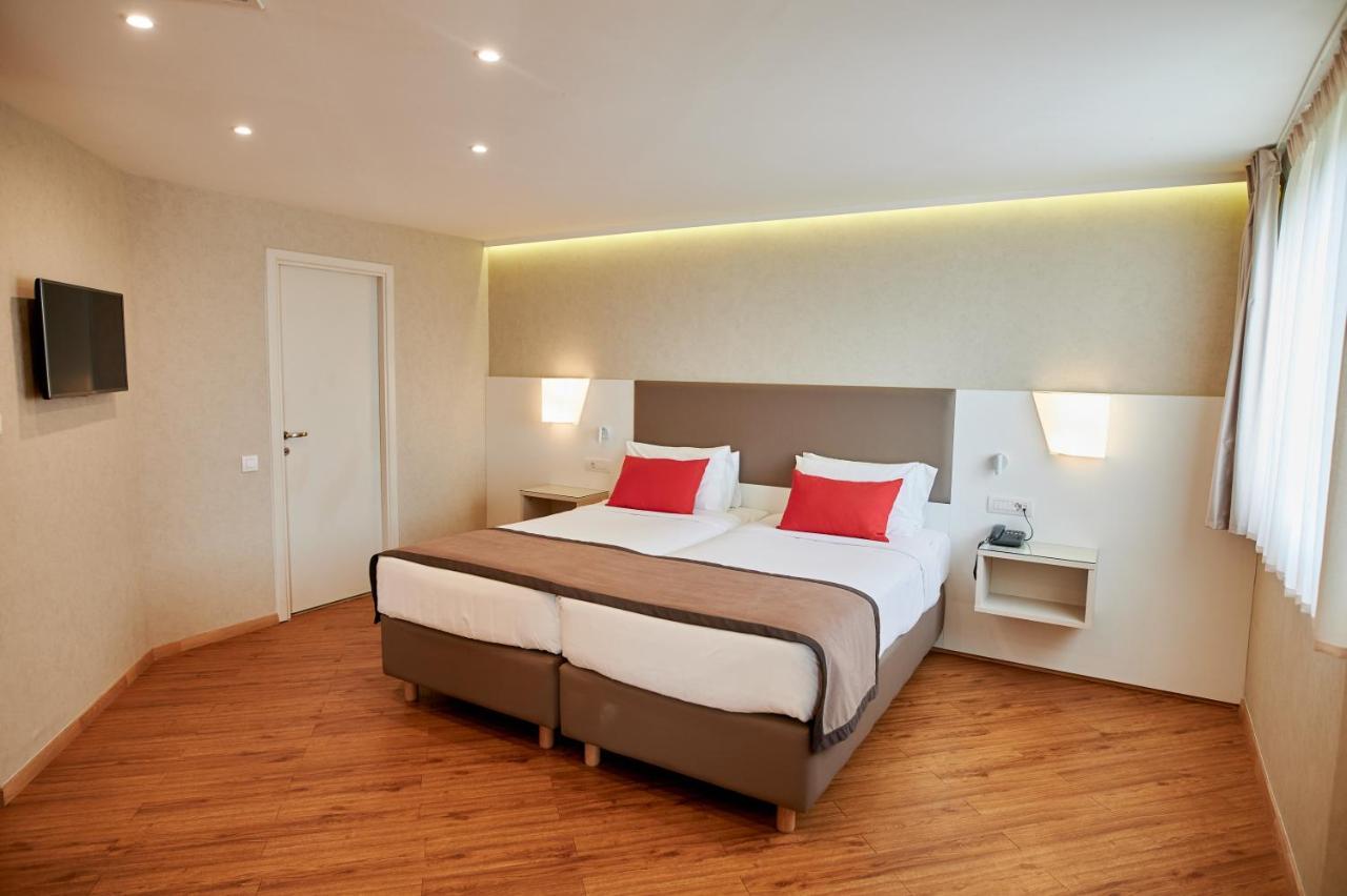 Hotel Ramada Plaza By Wyndham Thraki Alexandroupoli Exterior foto A room at the hotel