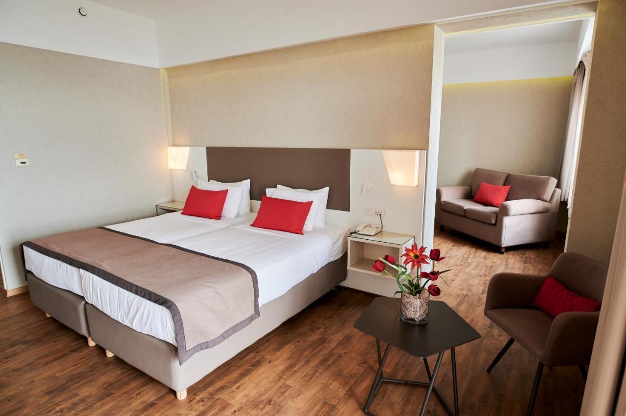 Hotel Ramada Plaza By Wyndham Thraki Alexandroupoli Exterior foto A room at the hotel