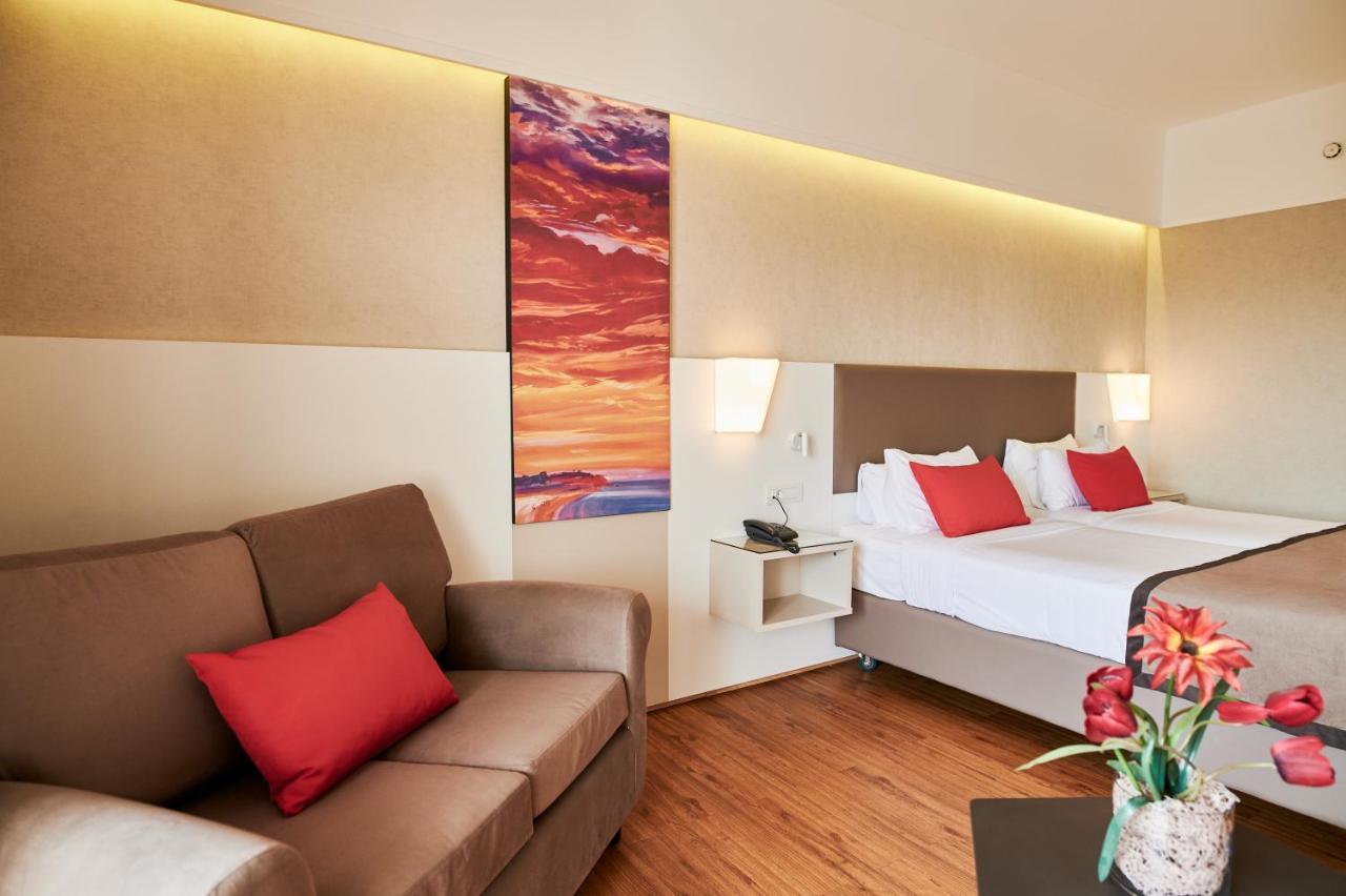 Hotel Ramada Plaza By Wyndham Thraki Alexandroupoli Exterior foto A room at the hotel